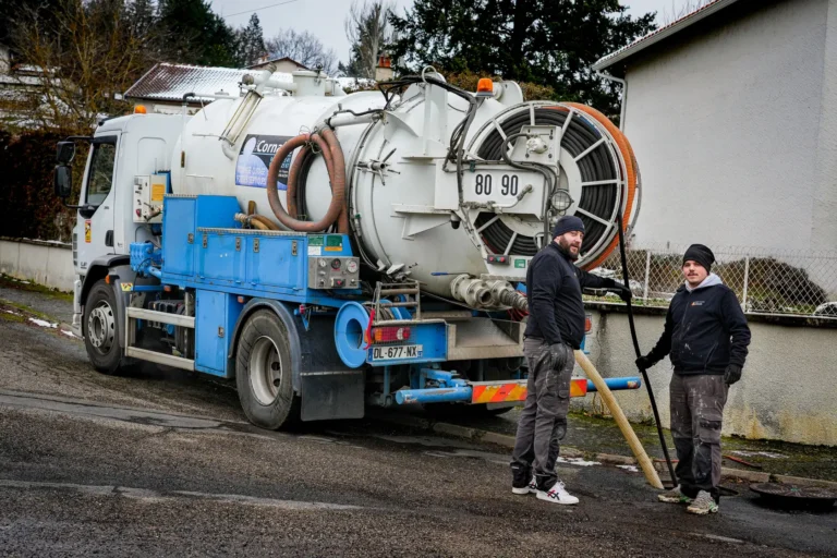 Différence entre curage et débouchage : comprendre les deux interventions
